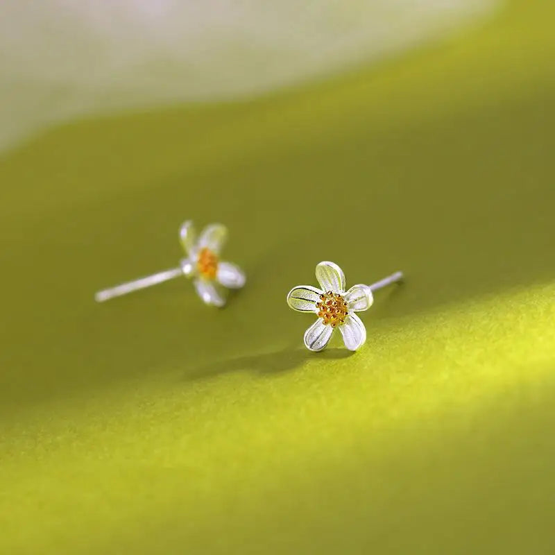925 Sterling Silver Flower Simple Stud Earrings