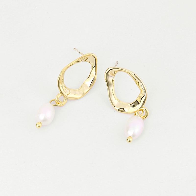 Bobby hoop pearl earrings