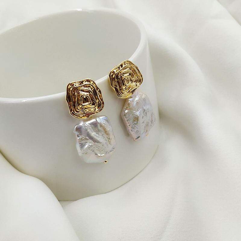 Charlotte Pearl Earrings