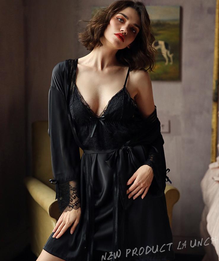 La Robe Sleepwear
