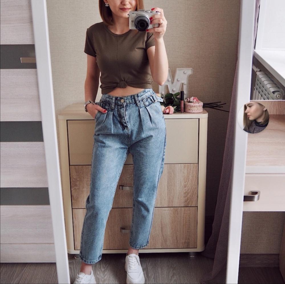 Pleated waist jeans